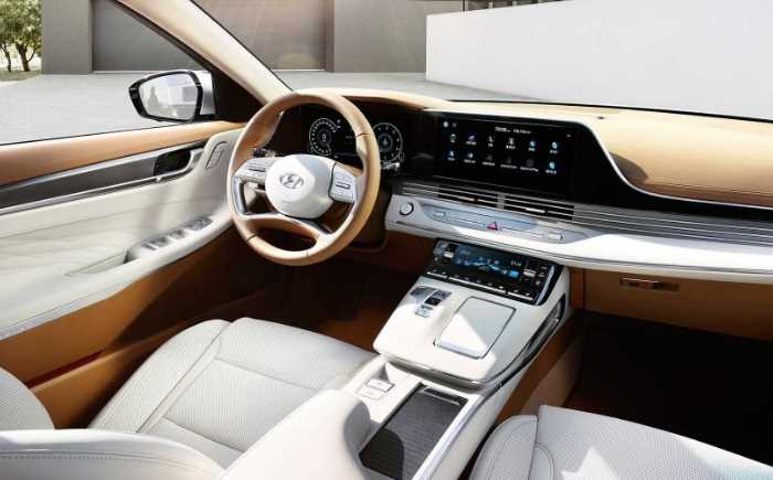 New 2022 Hyundai Azera Interior