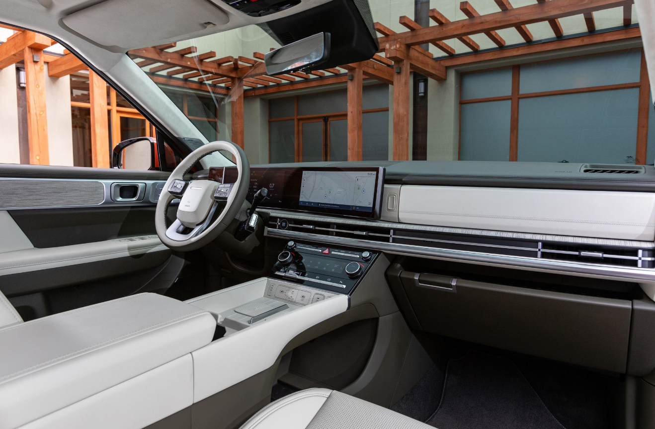 2025 Santa Fe Interior