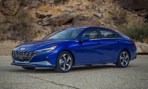 New 2026 Hyundai Elantra Hybrid Pictures Interior MPG New Hyundai